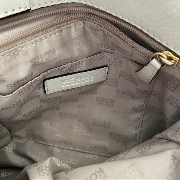 Michael Kors ivory tote - Picture 5 of 8